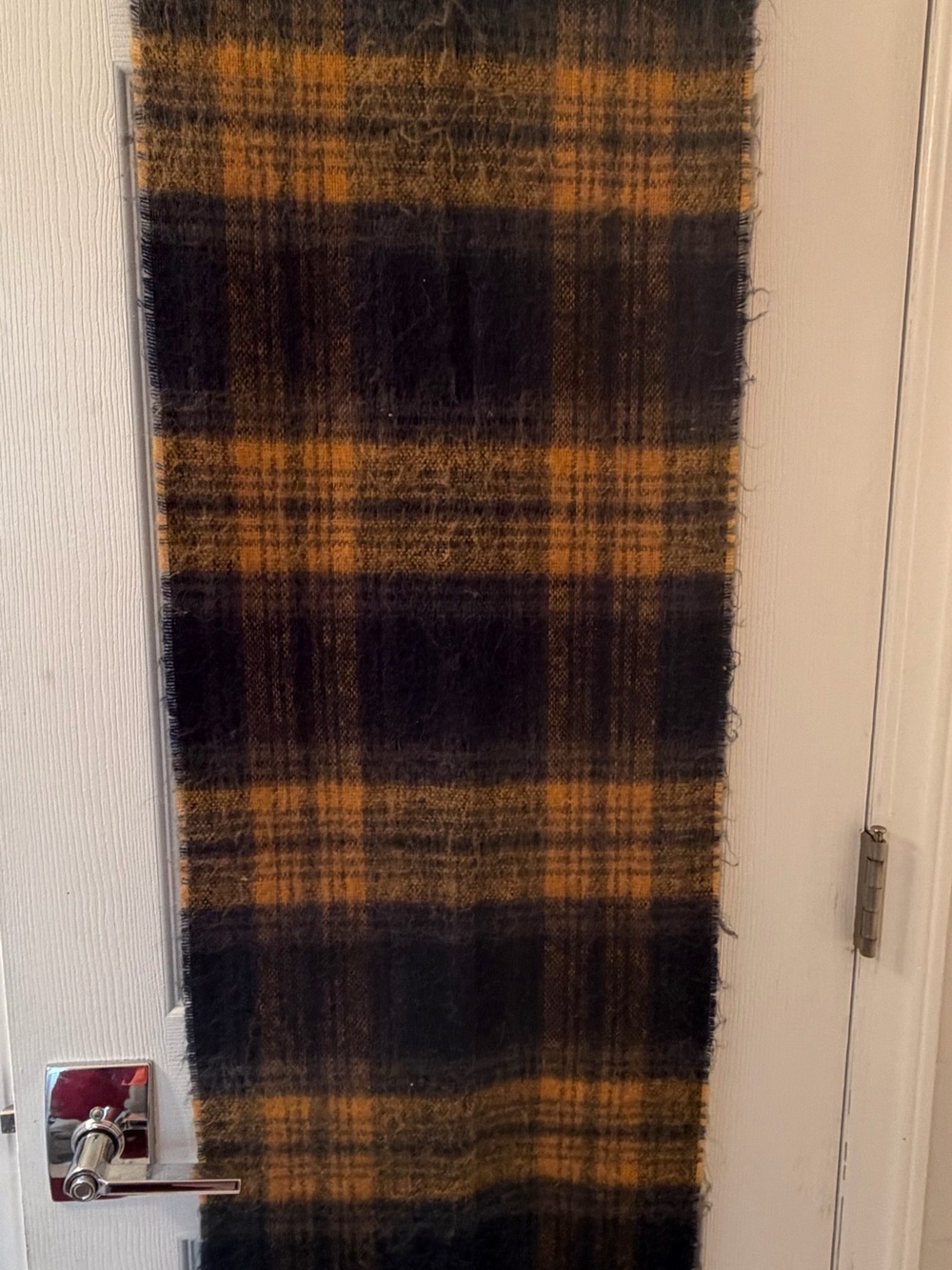 GAP Plaid Men’s Scarf in Navy and Yellow
